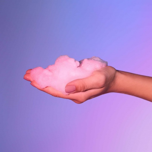 Массажная хрустящая пенка Tickle My Body Strawberry с ароматом клубники - 150 мл. - Love to Love - купить с доставкой в Прокопьевске